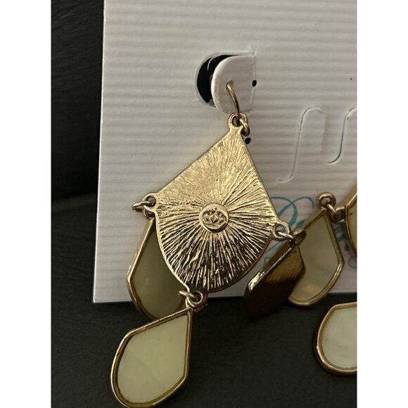 Gold Tone Teardrop Dangle Earrings With Mother Of Pearl Inlay Premier Designs - Picture 4 of 6